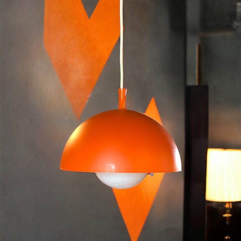 Orange pendel