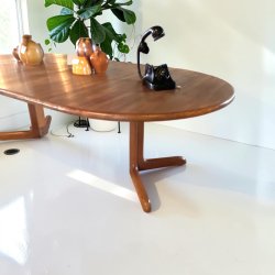 Rundt spisebord m/plader
