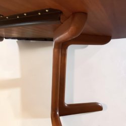 Rundt spisebord m/plader