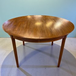 Ovalt teak spisebord m/till�gsplader